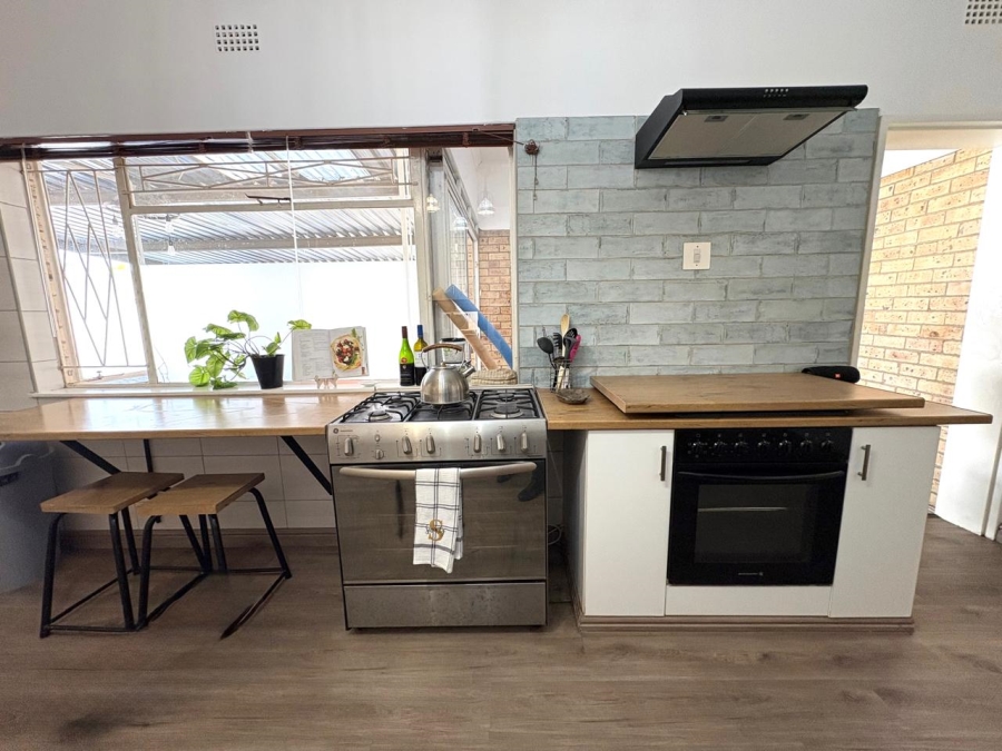To Let 5 Bedroom Property for Rent in Merriespruit Free State